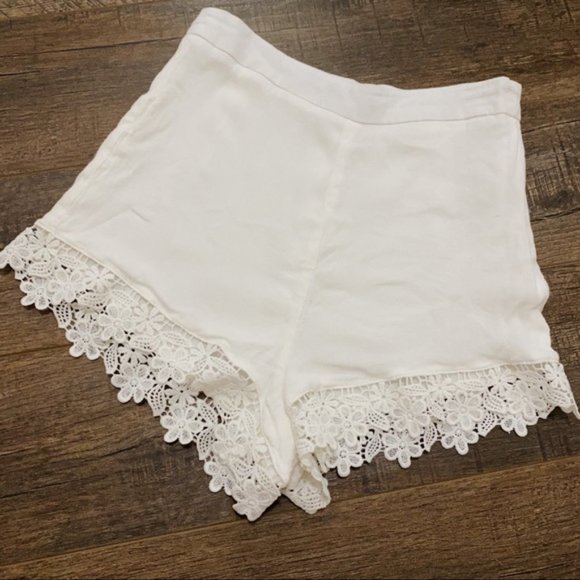 Forever 21 White Lace Trim Size XS Shorts Casual High Waist Gauze Cheeky Fit - Picture 8 of 8